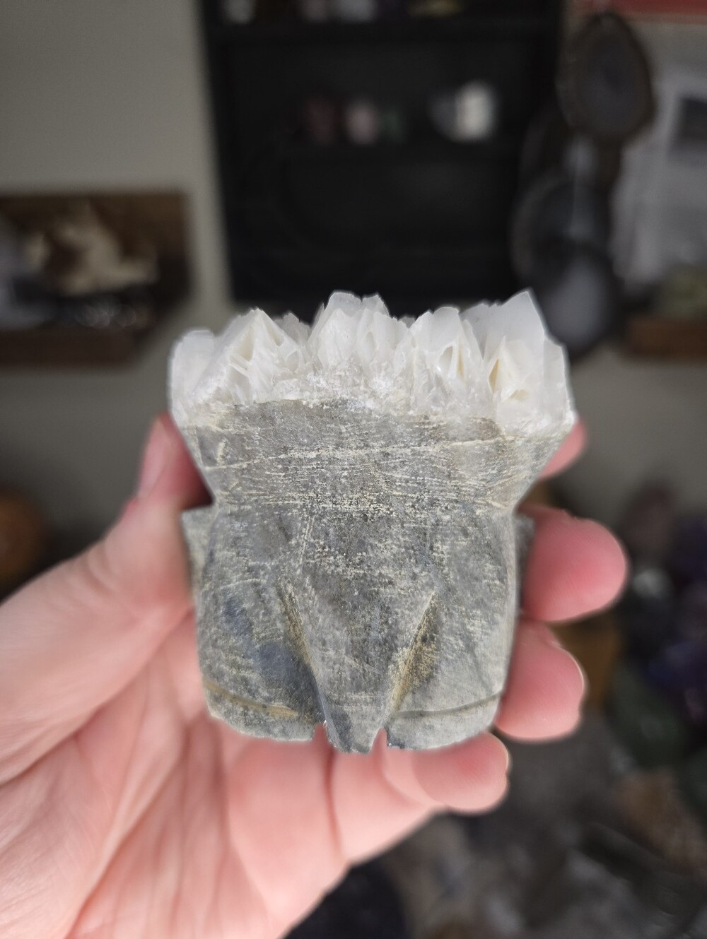UV Reactive White Desert Rose Bladed Calcite Elephant Crystal Carving Buddy - Picture 3 of 6